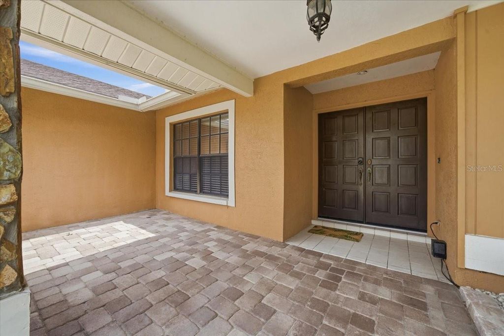 Image 3 of property listing at 11803 SWEETPEA COURT, Tampa, FL 33635
