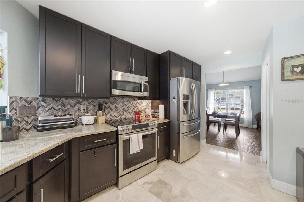 Image 8 of property listing at 11803 SWEETPEA COURT, Tampa, FL 33635