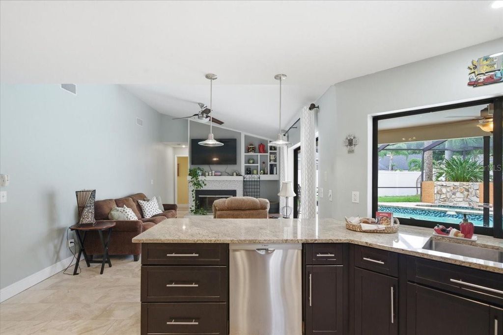 Image 9 of property listing at 11803 SWEETPEA COURT, Tampa, FL 33635