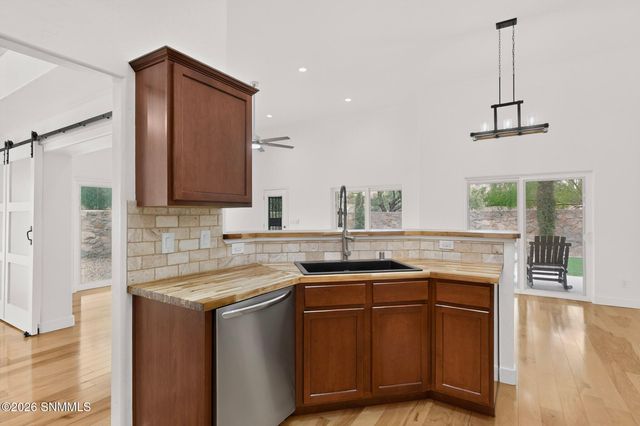 2073 San Patricio Loop, Las Cruces, NM 88011