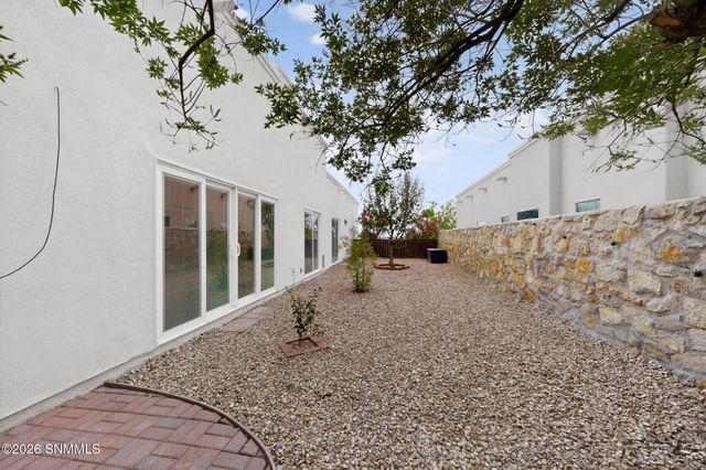 2073 San Patricio Loop, Las Cruces, NM 88011