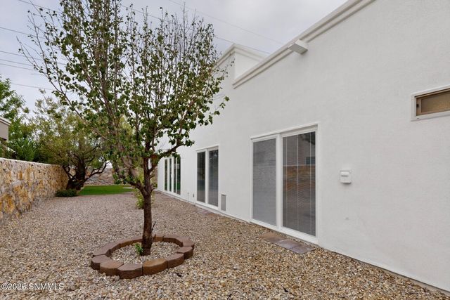 2073 San Patricio Loop, Las Cruces, NM 88011