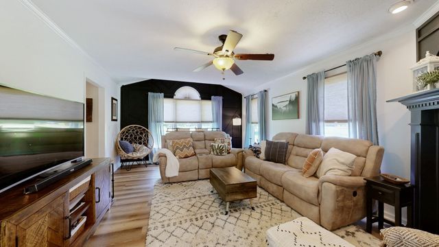 7770 Bridlewood Dr, Christiana, TN 37037