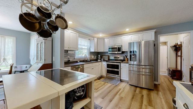 7770 Bridlewood Dr, Christiana, TN 37037