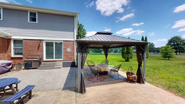 7770 Bridlewood Dr, Christiana, TN 37037