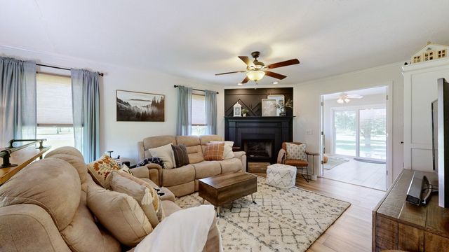 7770 Bridlewood Dr, Christiana, TN 37037
