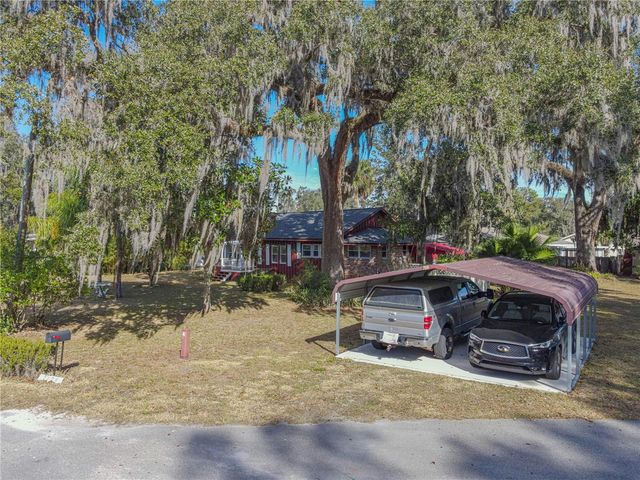 1175 CR 463B, Lake Panasoffkee, FL 33538