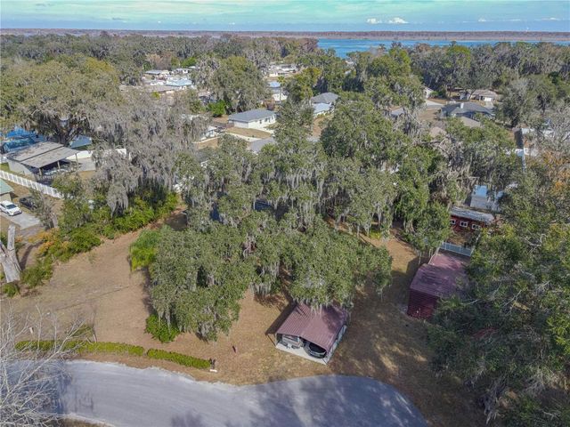 1175 CR 463B, Lake Panasoffkee, FL 33538