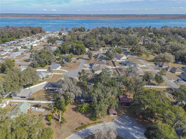 1175 CR 463B, Lake Panasoffkee, FL 33538