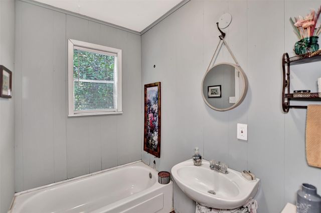 3820 Sam Houston Road, Willis, TX 77378