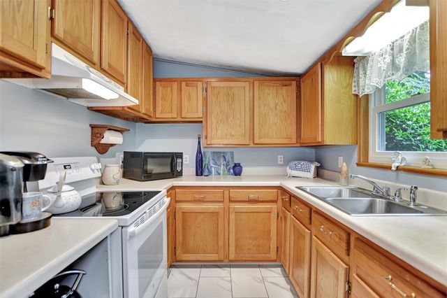 3820 Sam Houston Road, Willis, TX 77378