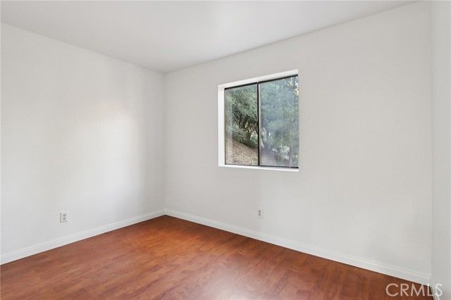 5866 Robin Oak Drive, Angelus Oaks, CA 92305