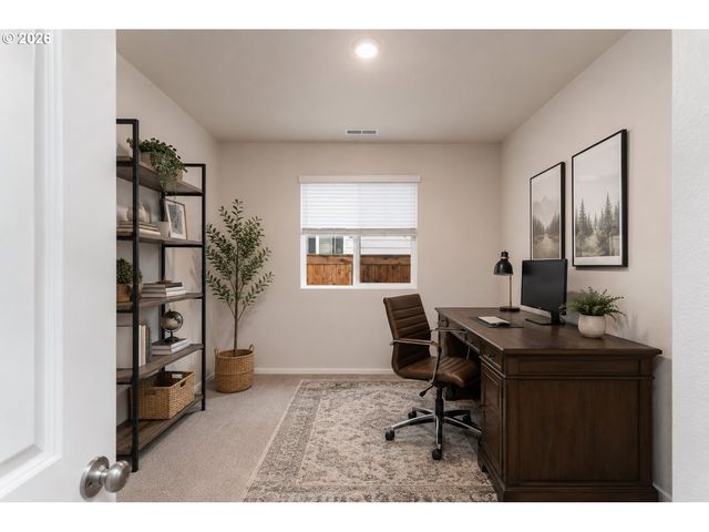 1999 KILLIAN SPRING Dr, Woodburn, OR 97071