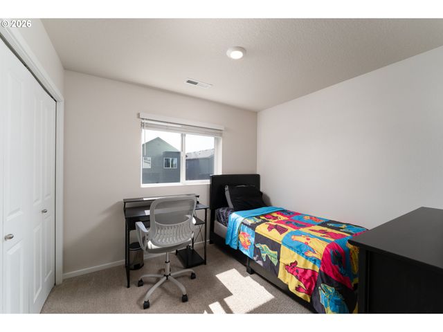 1999 KILLIAN SPRING Dr, Woodburn, OR 97071