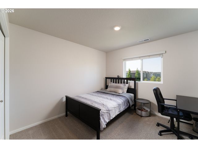1999 KILLIAN SPRING Dr, Woodburn, OR 97071