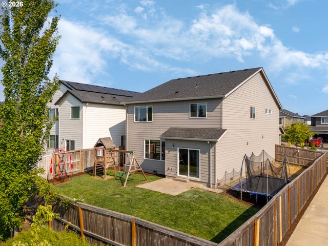 1999 KILLIAN SPRING Dr, Woodburn, OR 97071