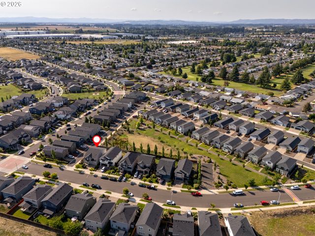 1999 KILLIAN SPRING Dr, Woodburn, OR 97071