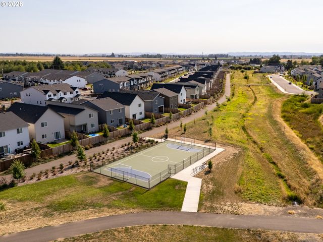 1999 KILLIAN SPRING Dr, Woodburn, OR 97071