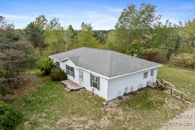 12325 Katherine Court, Grand Haven, MI 49417