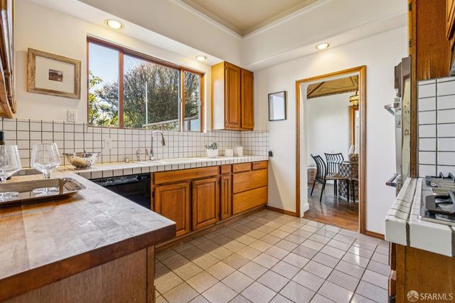 2830 Lawton Street, San Francisco, CA 94122