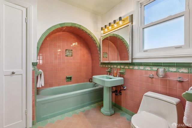 2830 Lawton Street, San Francisco, CA 94122