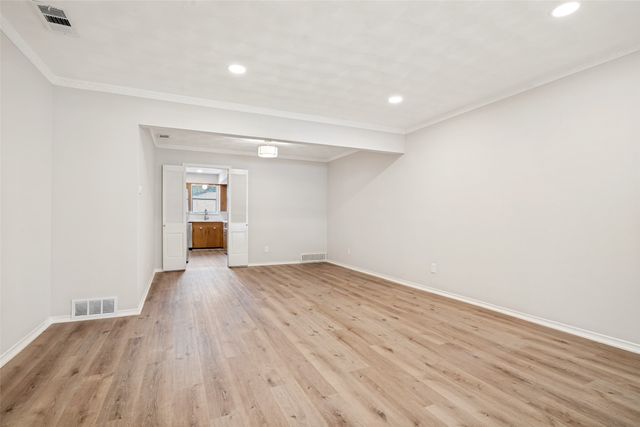 7003 Kingsbury Drive 7003, Dallas, TX 75231