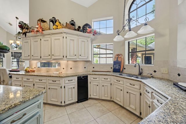 5230 Wincroft Court, Houston, TX 77069
