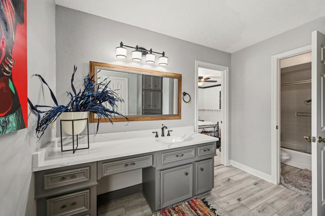 5230 Wincroft Court, Houston, TX 77069