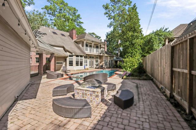 5230 Wincroft Court, Houston, TX 77069
