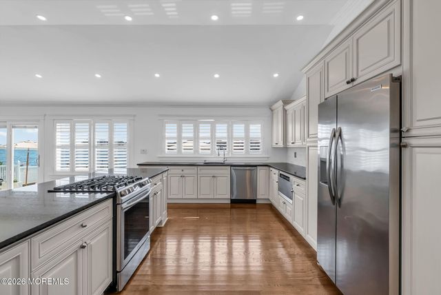 68 Blue Heron Drive S, Toms River, NJ 08753