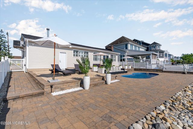 68 Blue Heron Drive S, Toms River, NJ 08753
