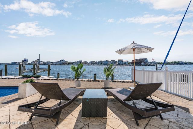 68 Blue Heron Drive S, Toms River, NJ 08753