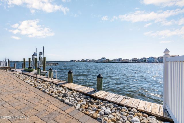 68 Blue Heron Drive S, Toms River, NJ 08753