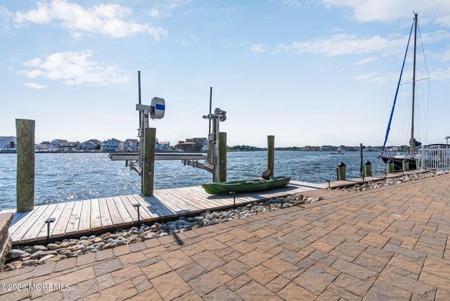 68 Blue Heron Drive S, Toms River, NJ 08753