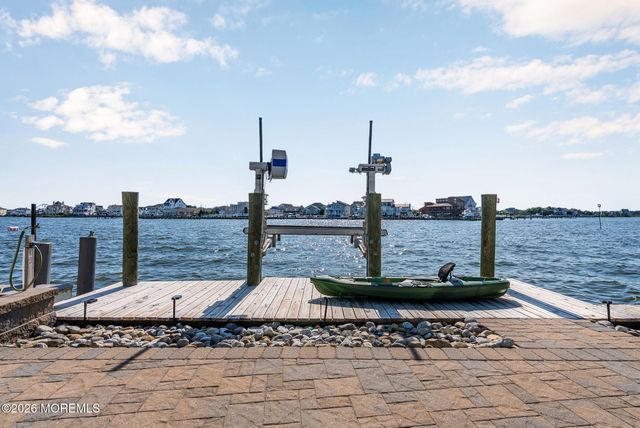 68 Blue Heron Drive S, Toms River, NJ 08753