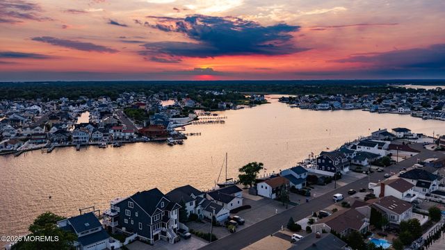 68 Blue Heron Drive S, Toms River, NJ 08753