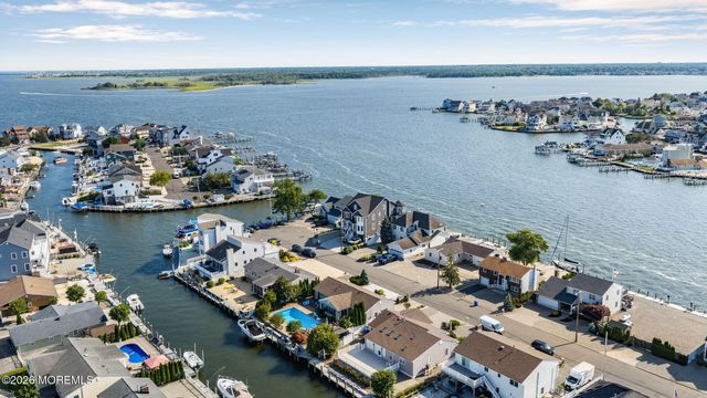 68 Blue Heron Drive S, Toms River, NJ 08753