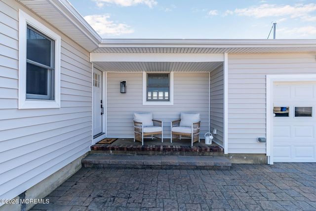 68 Blue Heron Drive S, Toms River, NJ 08753