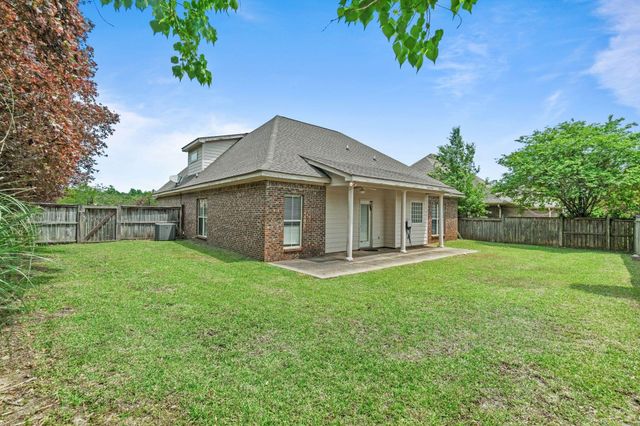 5 Chanticleer Cir., Hattiesburg, MS 39402