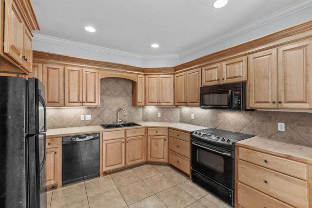 5 Chanticleer Cir., Hattiesburg, MS 39402