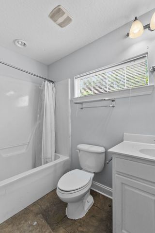 5 Chanticleer Cir., Hattiesburg, MS 39402