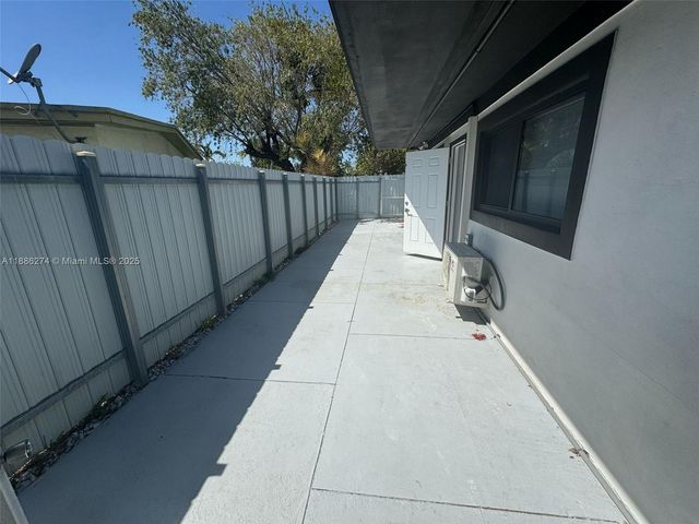 14460 SW 289th St B, Homestead, FL 33033