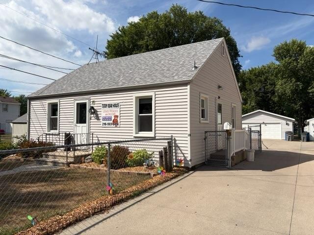 1216 4th Avenue N, Moorhead, MN 56560