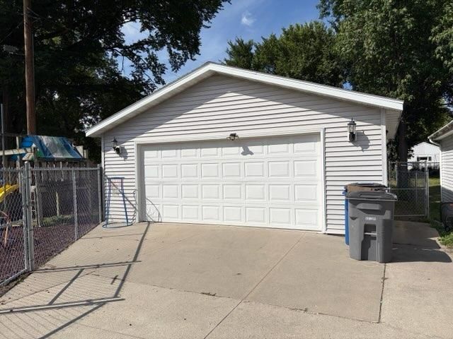 1216 4th Avenue N, Moorhead, MN 56560