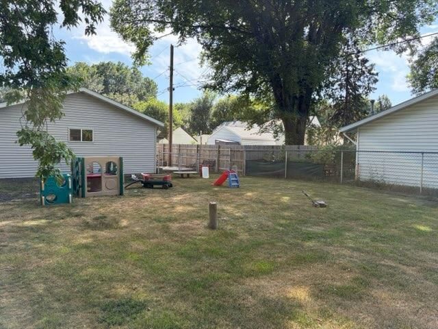1216 4th Avenue N, Moorhead, MN 56560