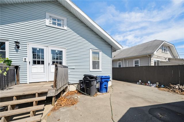 525 Willett Avenue, East Providence, RI 02915