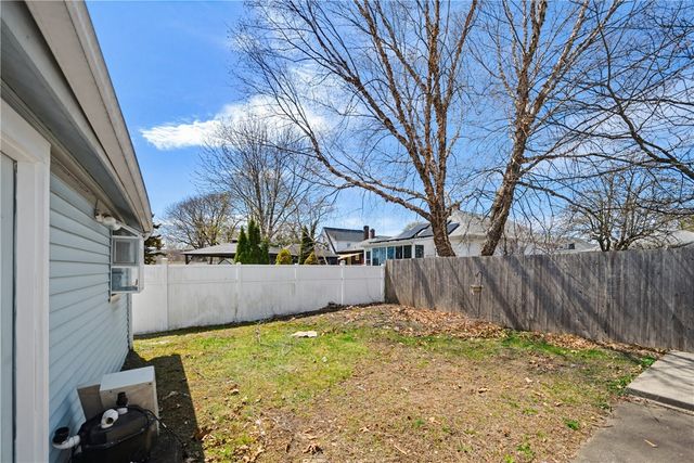 525 Willett Avenue, East Providence, RI 02915