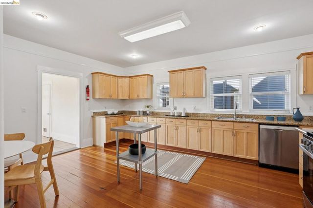 5339 Princeton St, Oakland, CA 94601