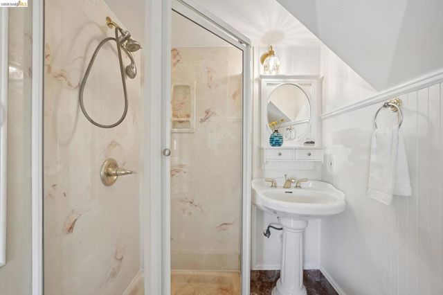 5339 Princeton St, Oakland, CA 94601