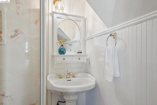 5339 Princeton St, Oakland, CA 94601